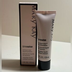 Mary Kay TimeWise Luminous wear liquid foundation - Beige 7
038711